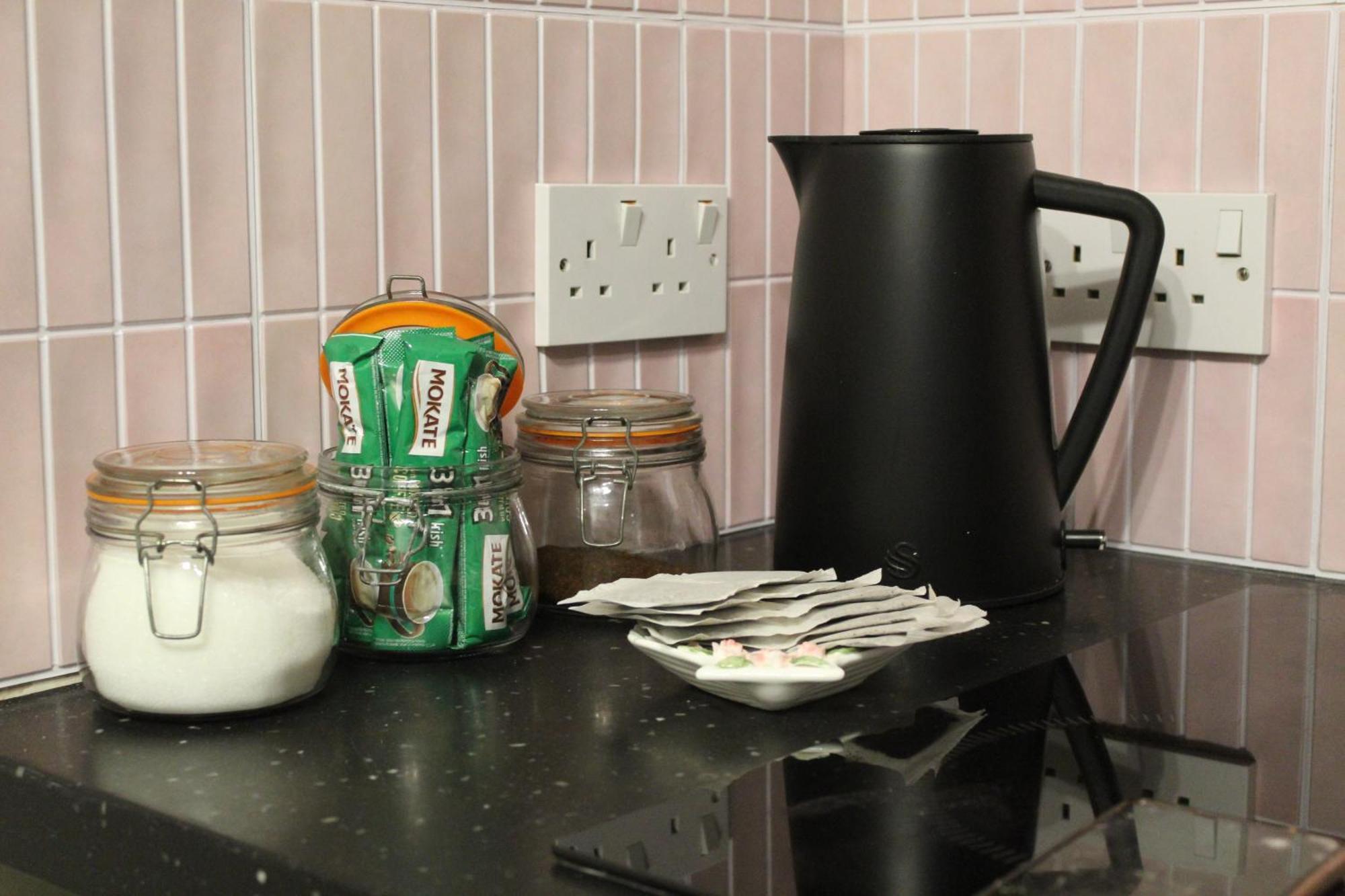 Peacehaven Retreat - 4 Minutes From The Beach! Pet Friendly! Уэймут Экстерьер фото
