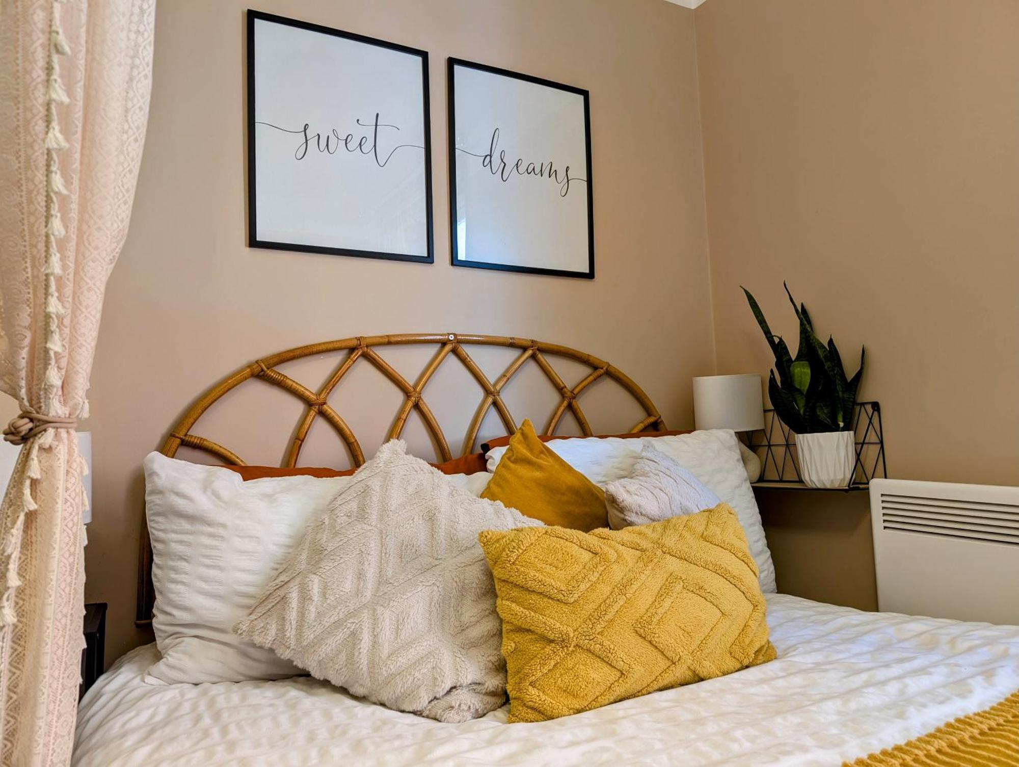 Peacehaven Retreat - 4 Minutes From The Beach! Pet Friendly! Уэймут Экстерьер фото