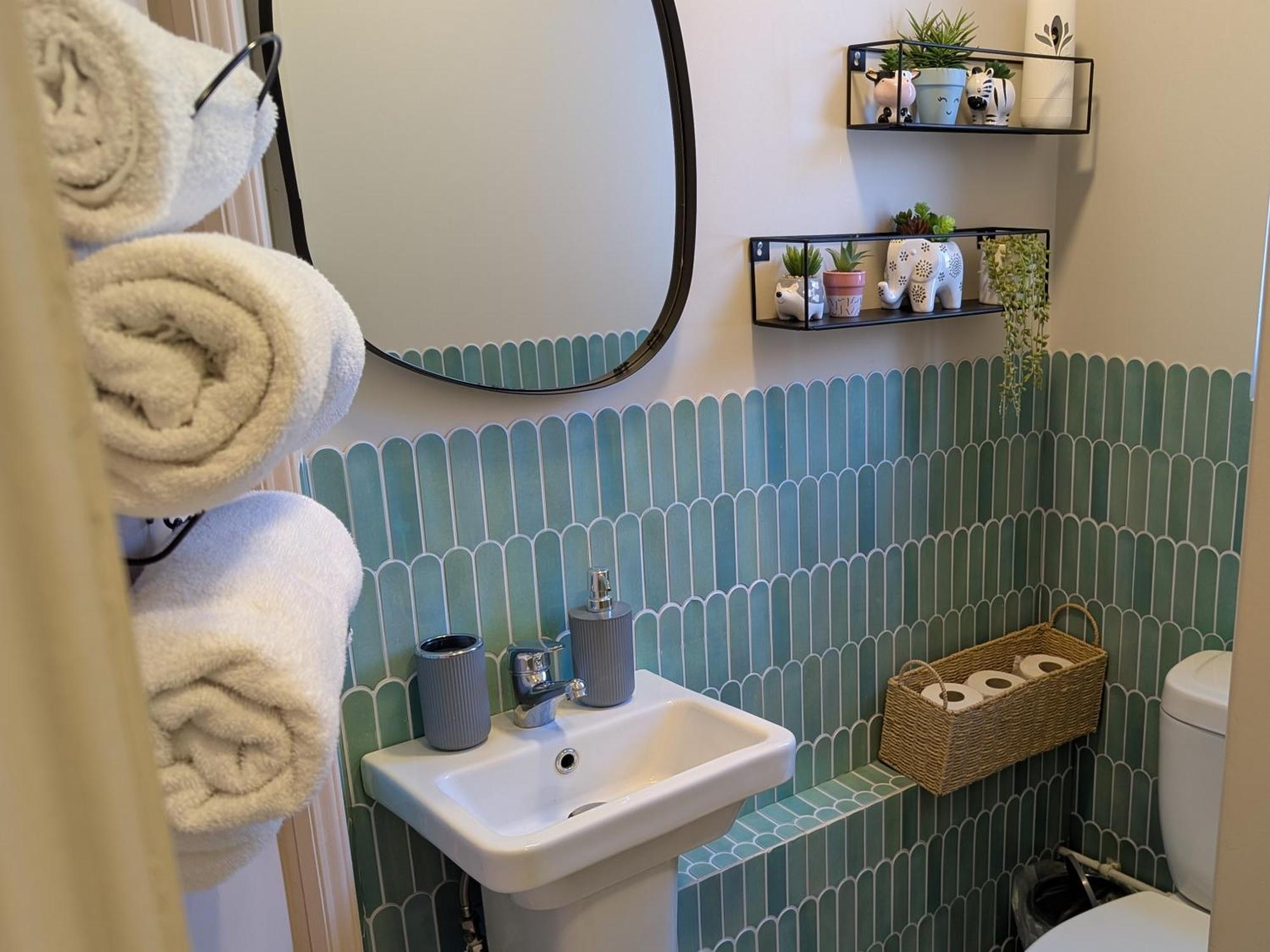Peacehaven Retreat - 4 Minutes From The Beach! Pet Friendly! Уэймут Экстерьер фото