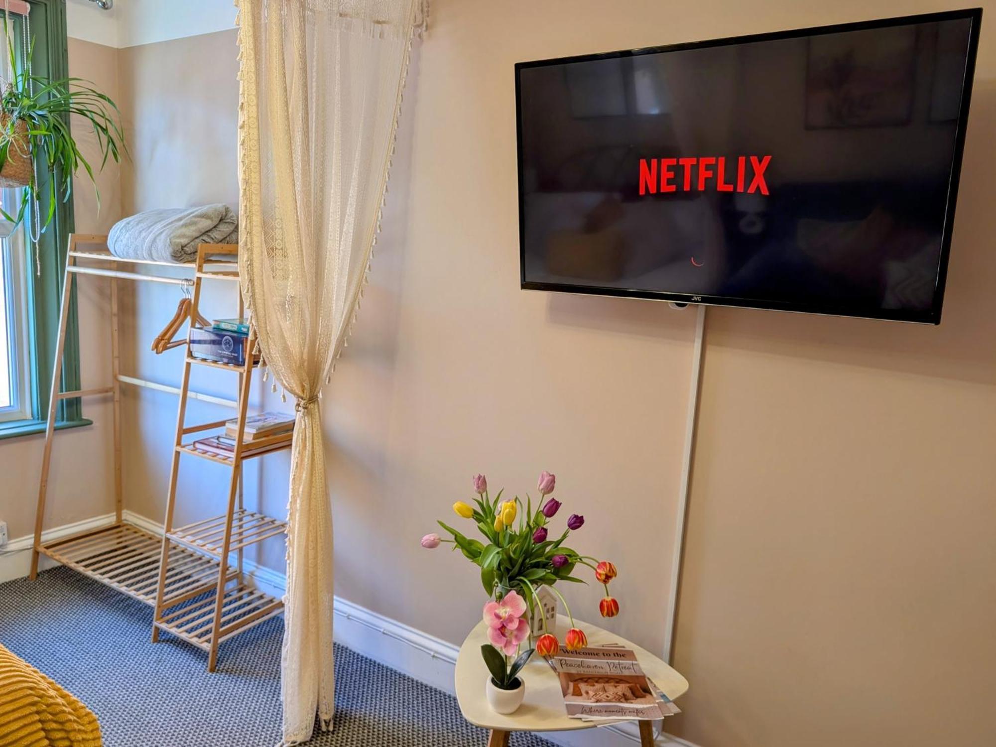 Peacehaven Retreat - 4 Minutes From The Beach! Pet Friendly! Уэймут Экстерьер фото