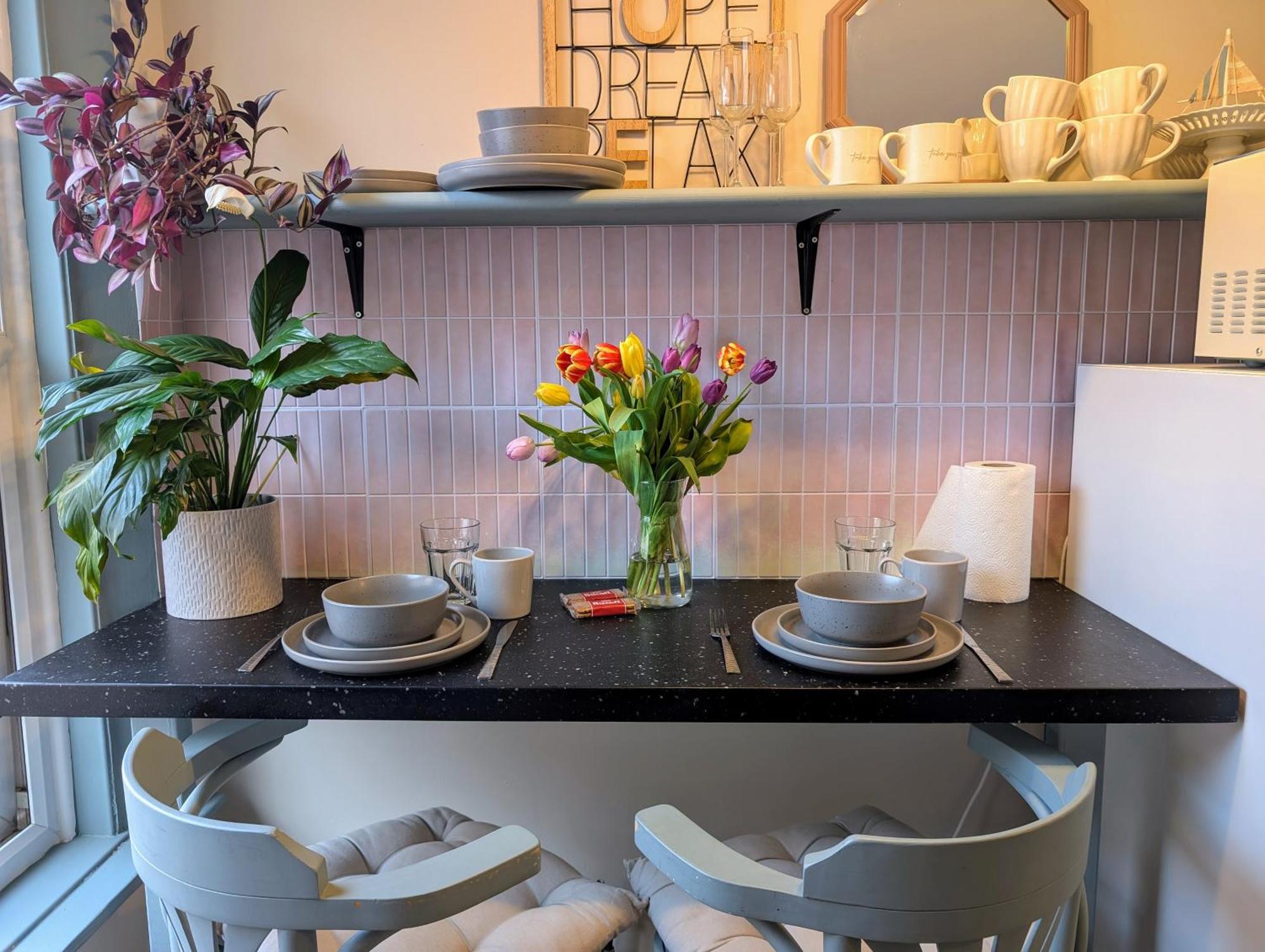 Peacehaven Retreat - 4 Minutes From The Beach! Pet Friendly! Уэймут Экстерьер фото